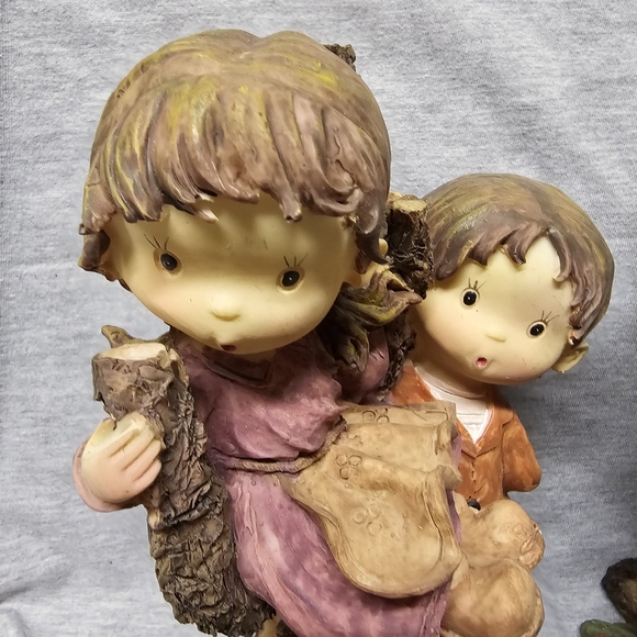 2 × 8" Wooden Art Figurine Of Boy And Girl In A Tree Branch With Pet Dog - Picture 3 of 11